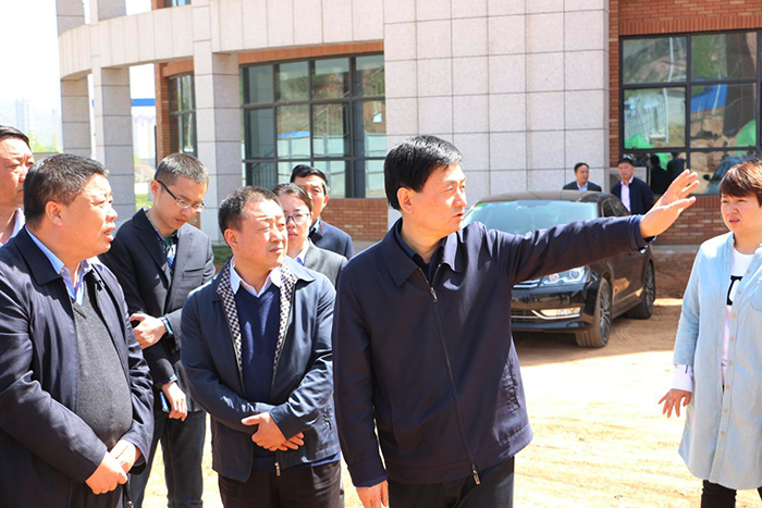 鄭光照市長率隊(duì)蒞臨新建商中項(xiàng)目檢查指導(dǎo)