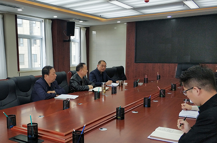 市城投公司召開(kāi)新任中層管理人員及退休員工談話(huà)會(huì)議