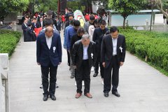 商洛市城投公司黨支部開(kāi)展“清明祭英烈”宣傳教育活動(dòng)