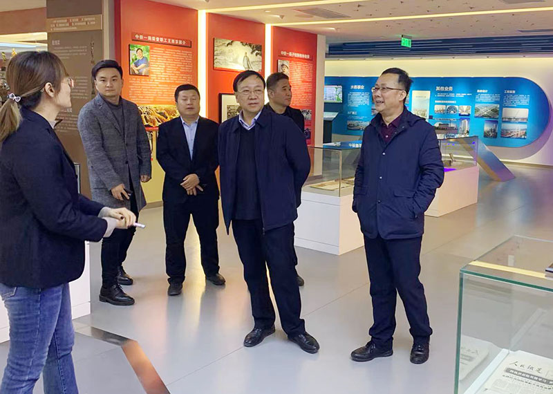 總經(jīng)理王昱智一行赴中鐵一局懇談投融資工作